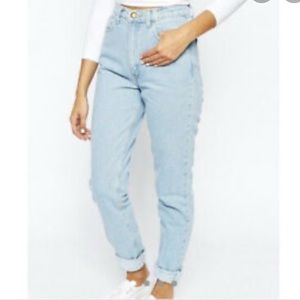 American Apparel - women’s sz. 28 - light wash